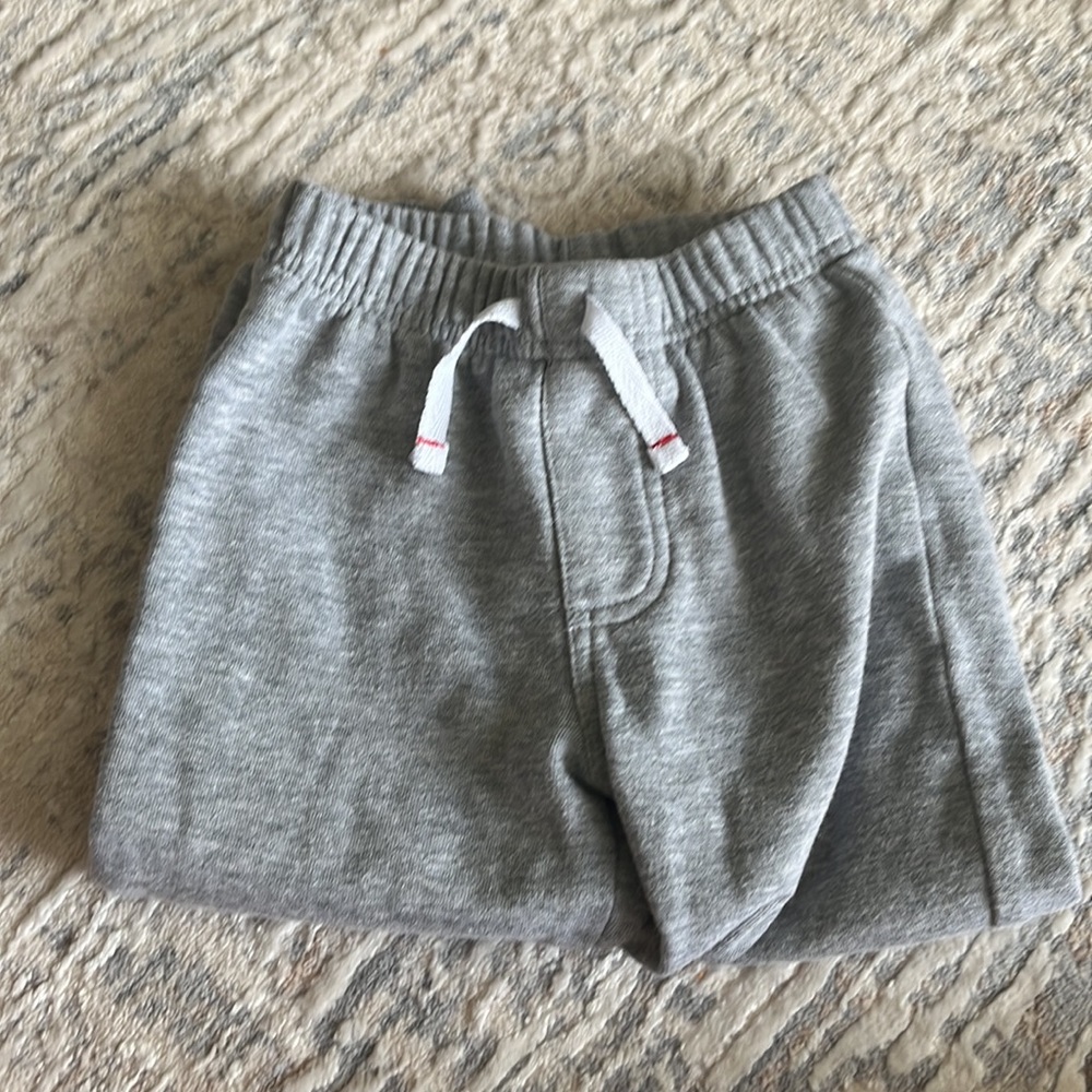 Bundle of 2 joggers and jeans. - Picture 4 of 7